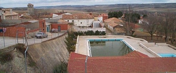 Vista del pueblo desde las piscinas